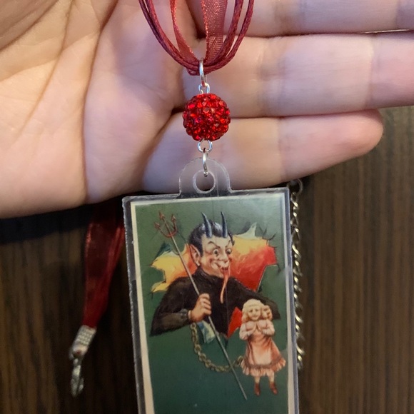 Krampus Necklace - Xmas Horror Jewelry - Krampusnacht Pendant - Alternative Xmas - Picture 2 of 2